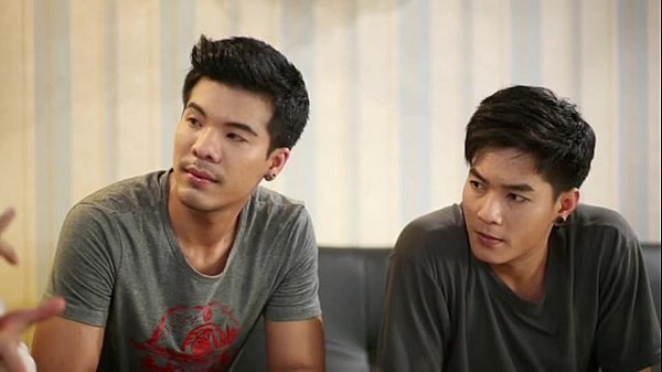 Hạnh Phúc Trong Đêm Tân Hôn Của 2 Chàng Gay